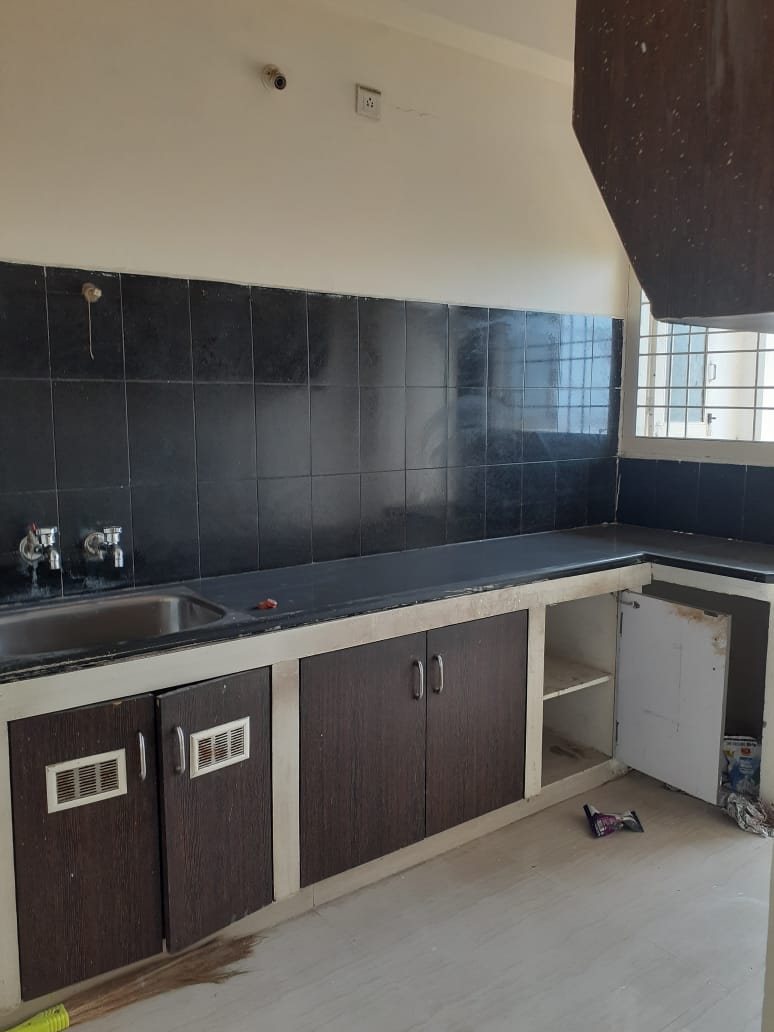 2 BHK FLAT FOR SALE AT MO