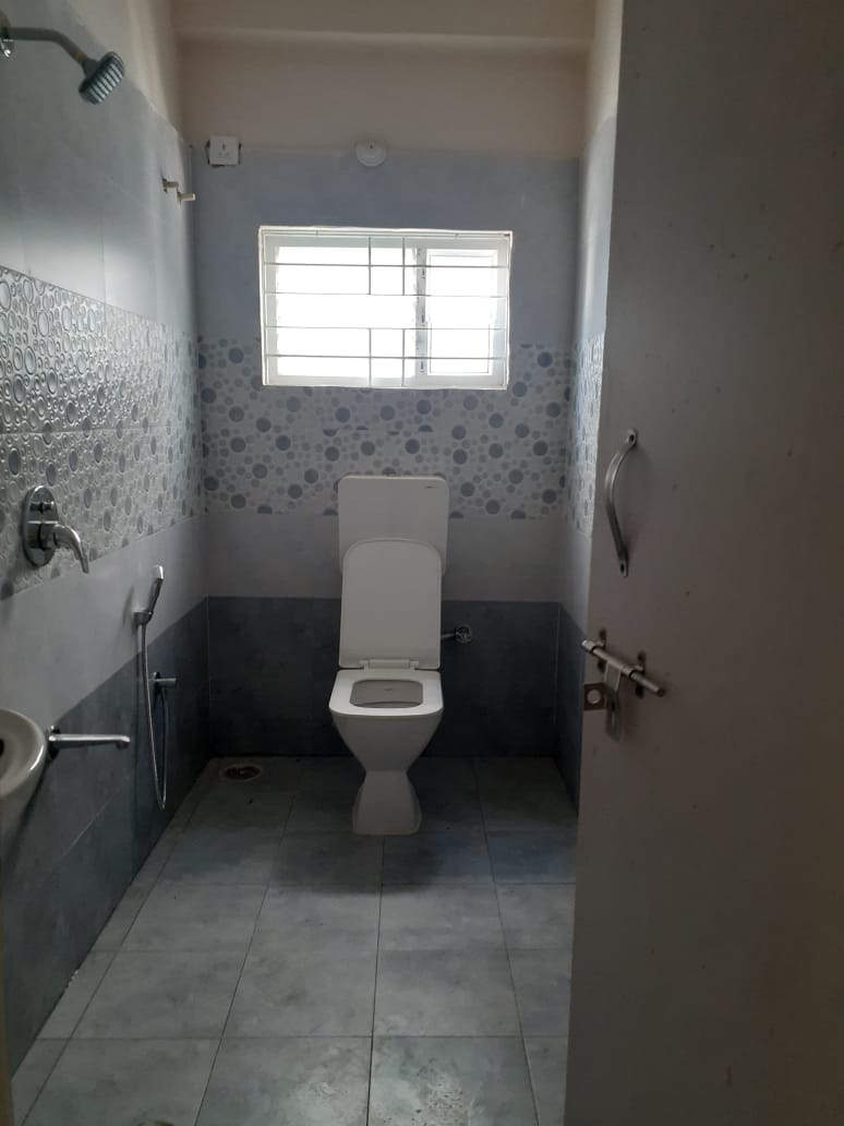2 BHK FLAT FOR SALE AT MO