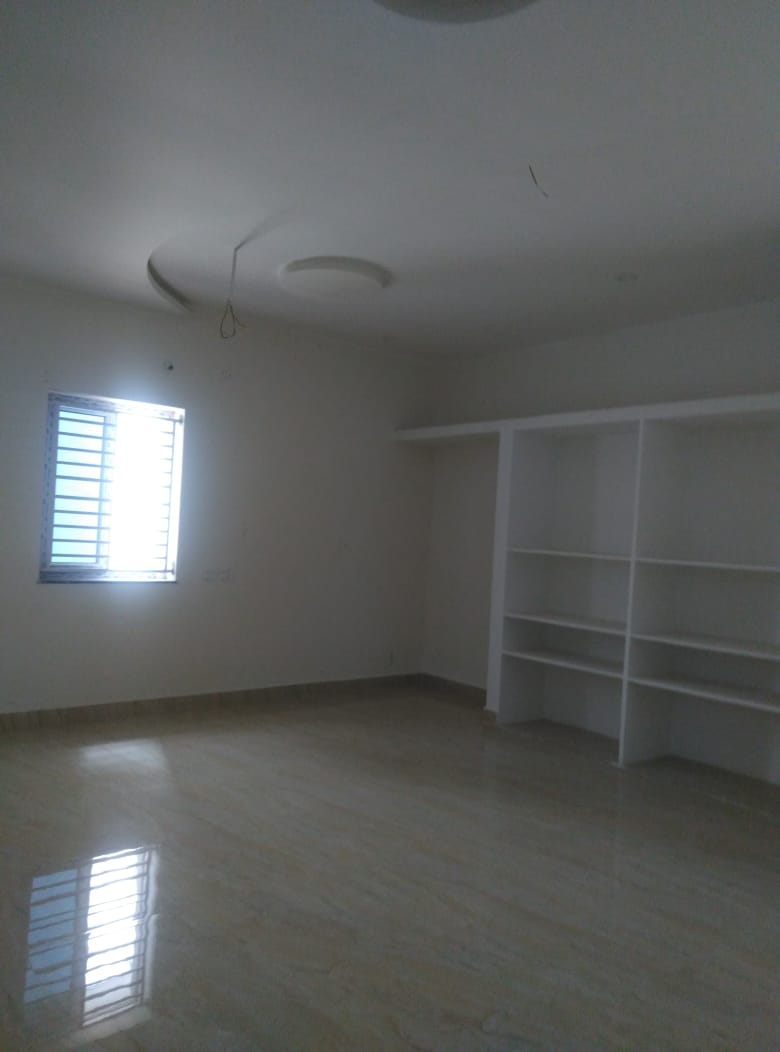 3 BHK FLAT FOR SALE AT MI