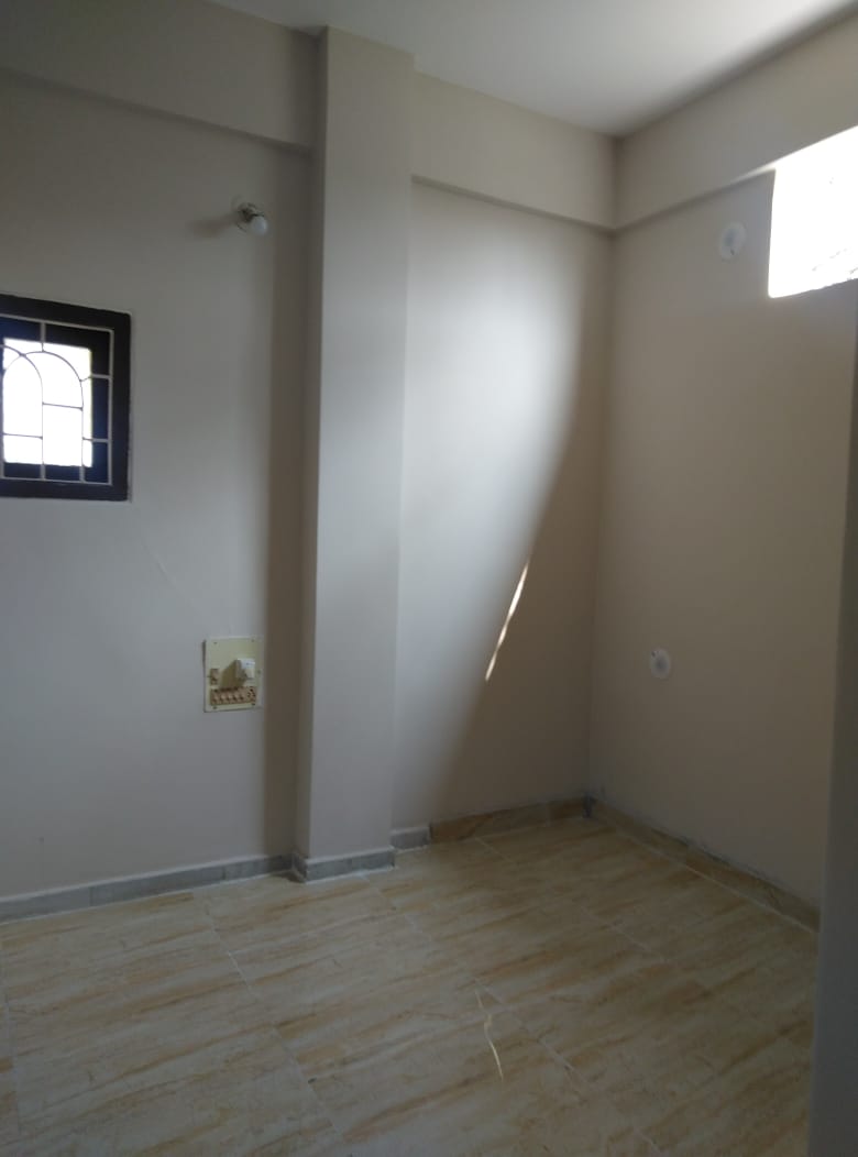 3 BHK Flat For sale in Hi