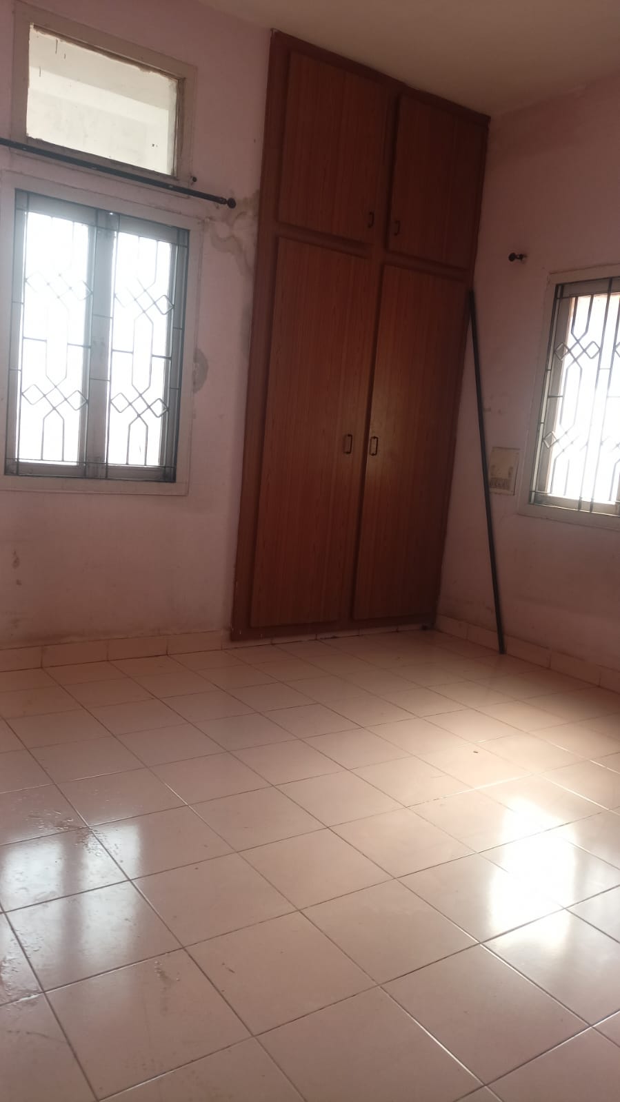 3 BHK Flat For sale in Ta