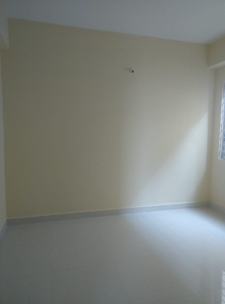 2 BHK Flat For sale in Ta