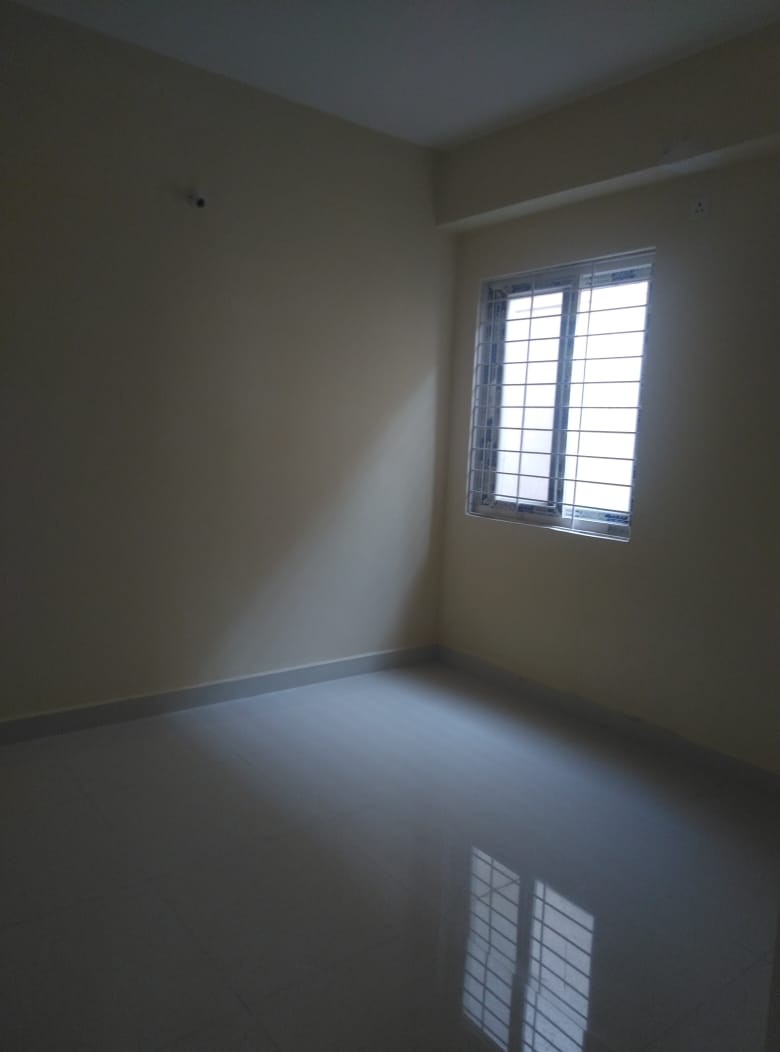 2 BHK Flat For sale in Ta