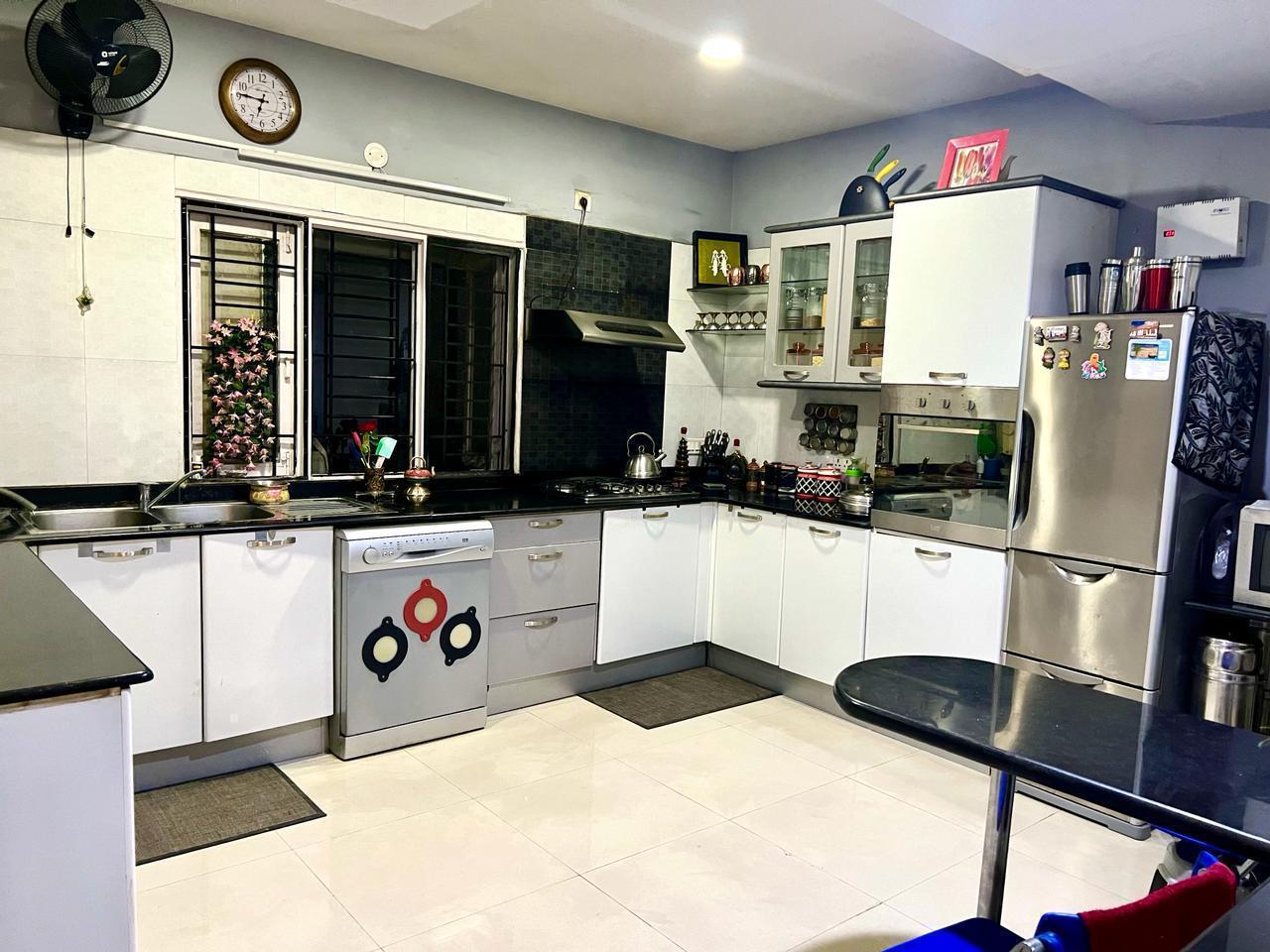 6 BHK Indedpendent House 