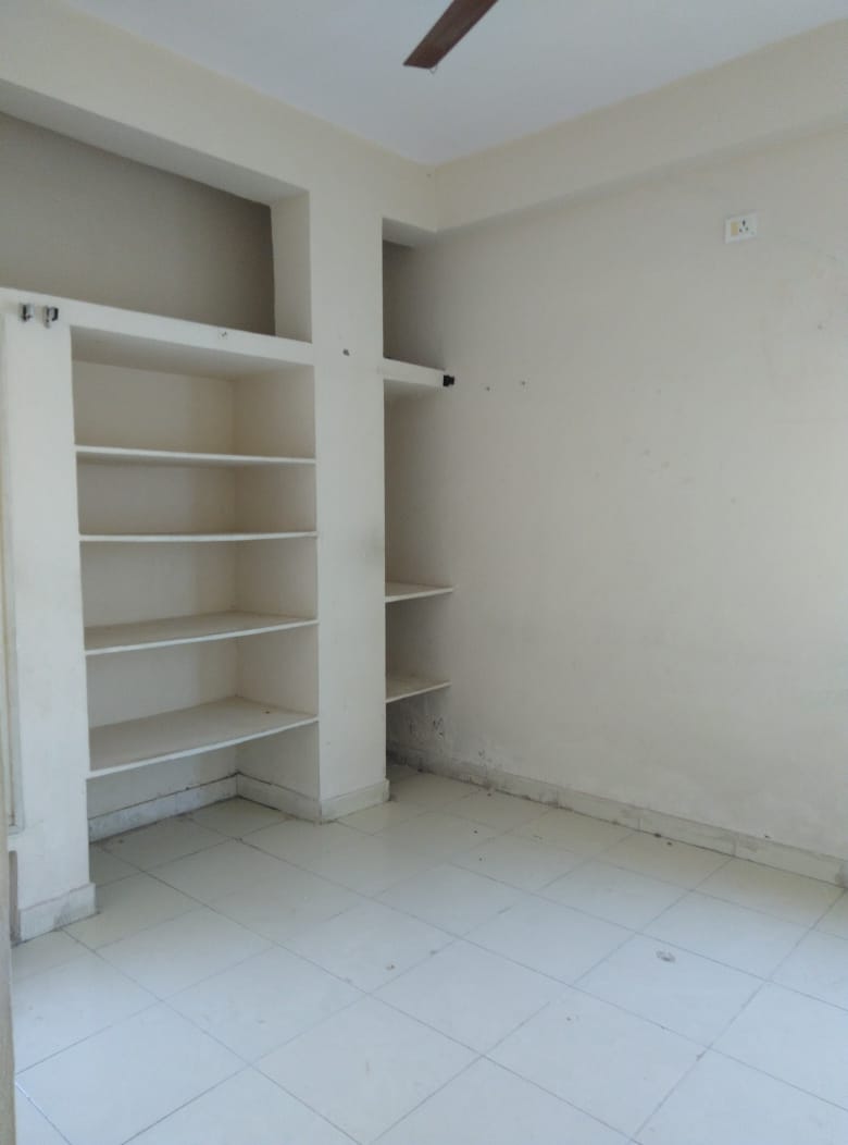 3 BHK Flat for sale in Hi