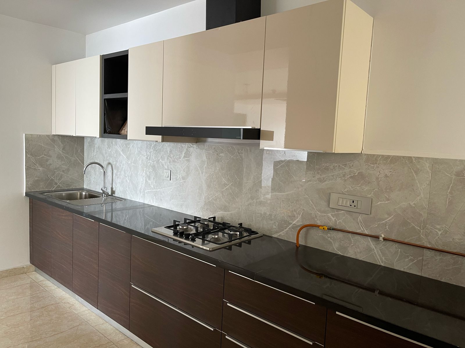 3 BHK Flat for sale in Ma