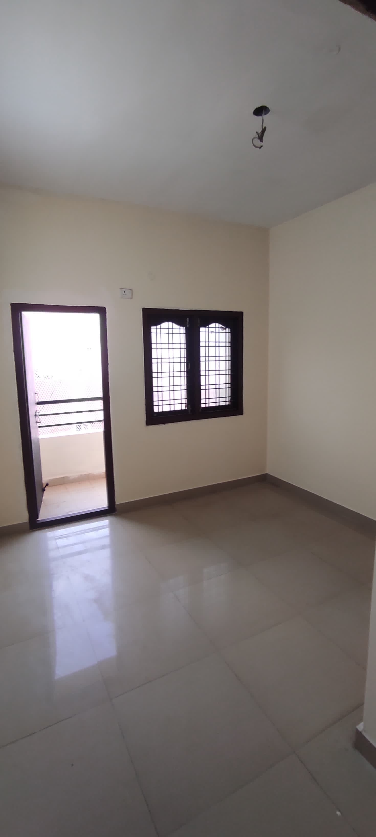 3 BHK Flat for sale in Hi