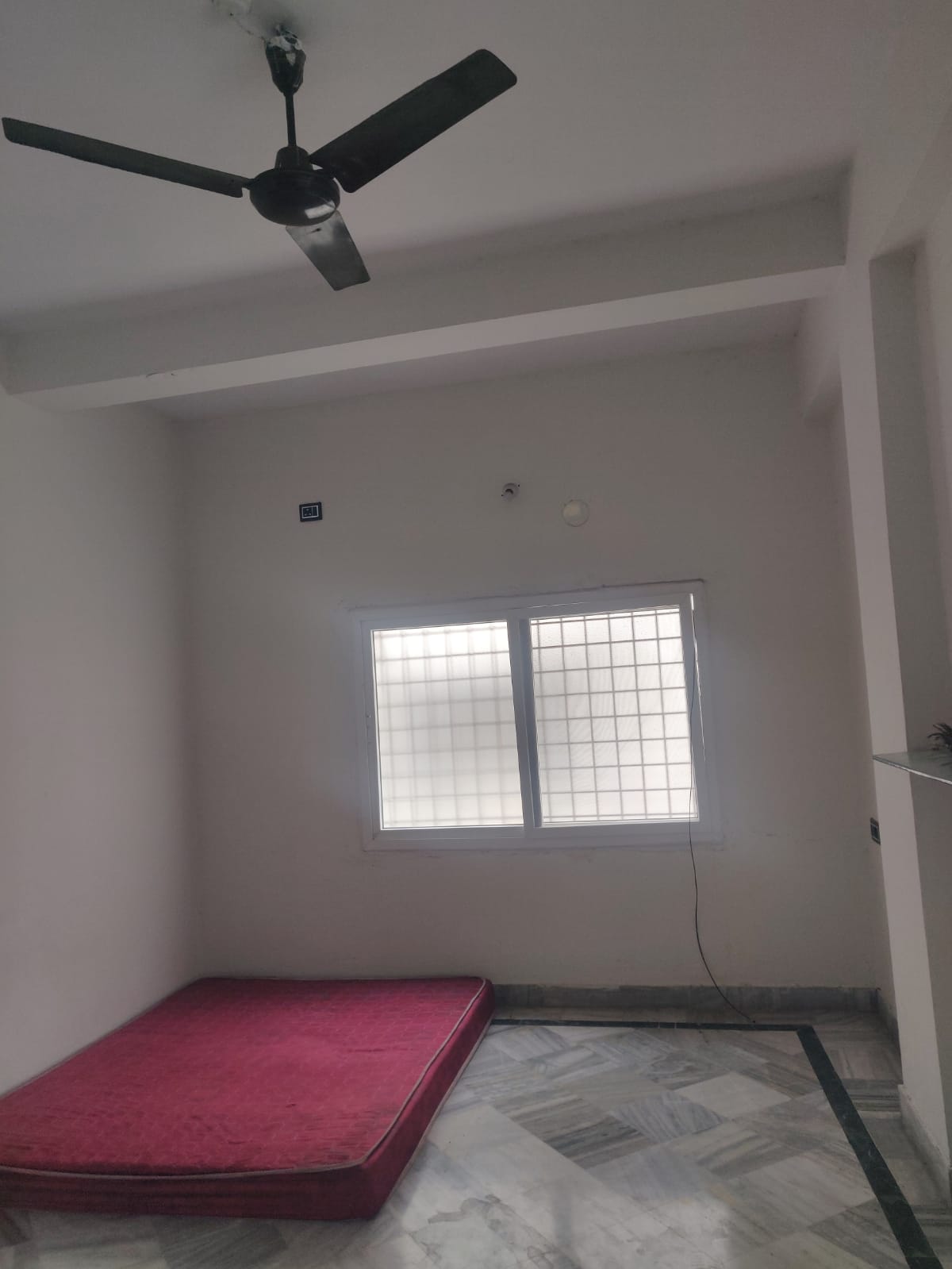 2 BHK Flat for sale in Hi