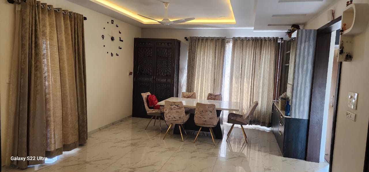 3 BHK Flat for sale in Hi