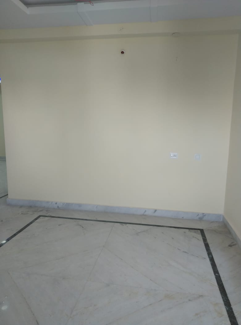 3 BHK Flat for sale in Ma